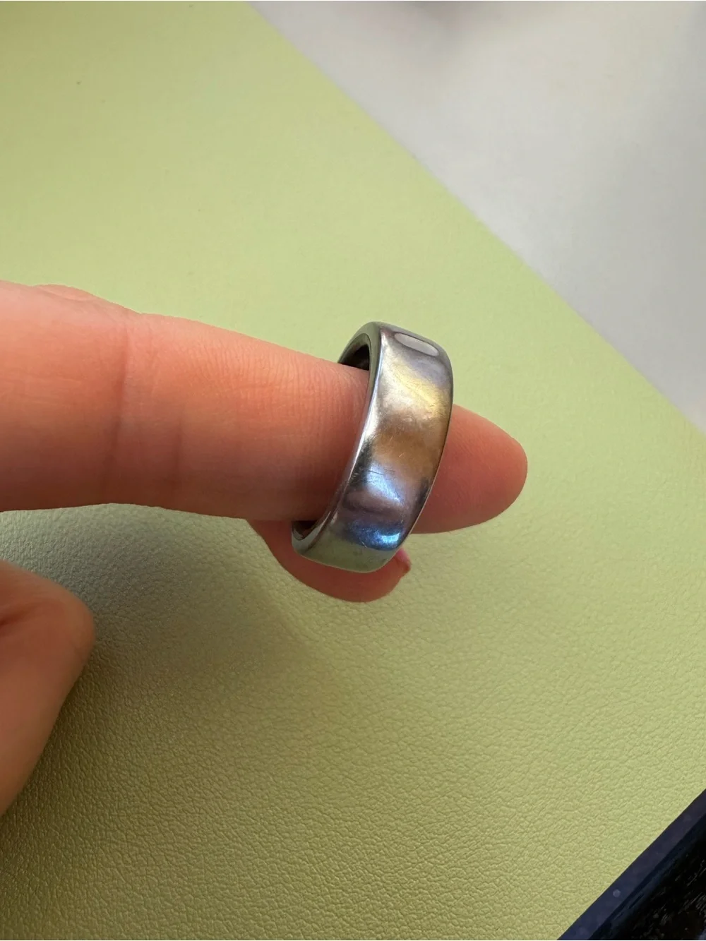 Stainless Steel Oura 4 Smart Ring in Silver